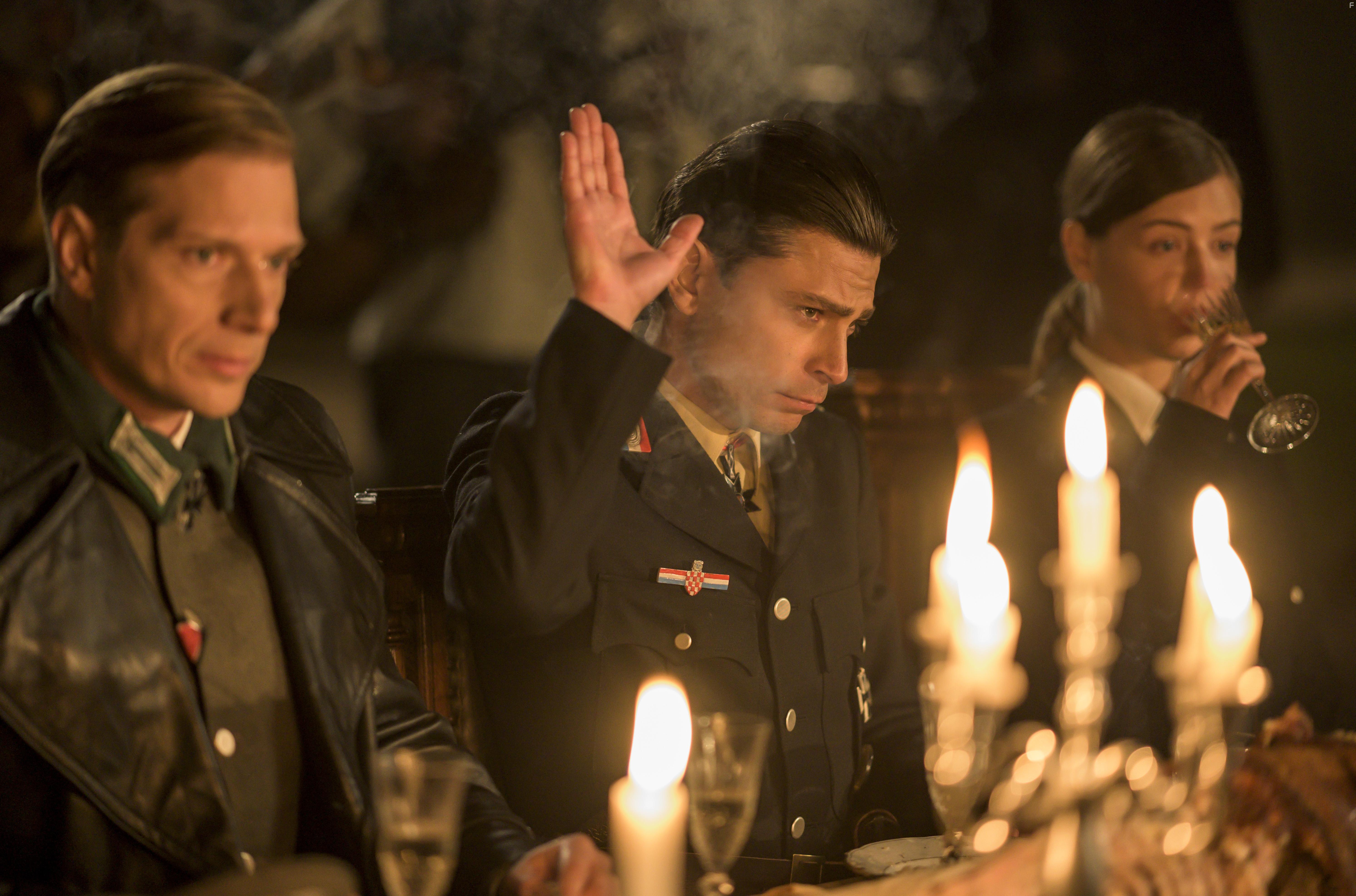 Marko Janketic, Alisa Radakovic, and Petar Zekavica in Dara iz Jasenovca (2020)