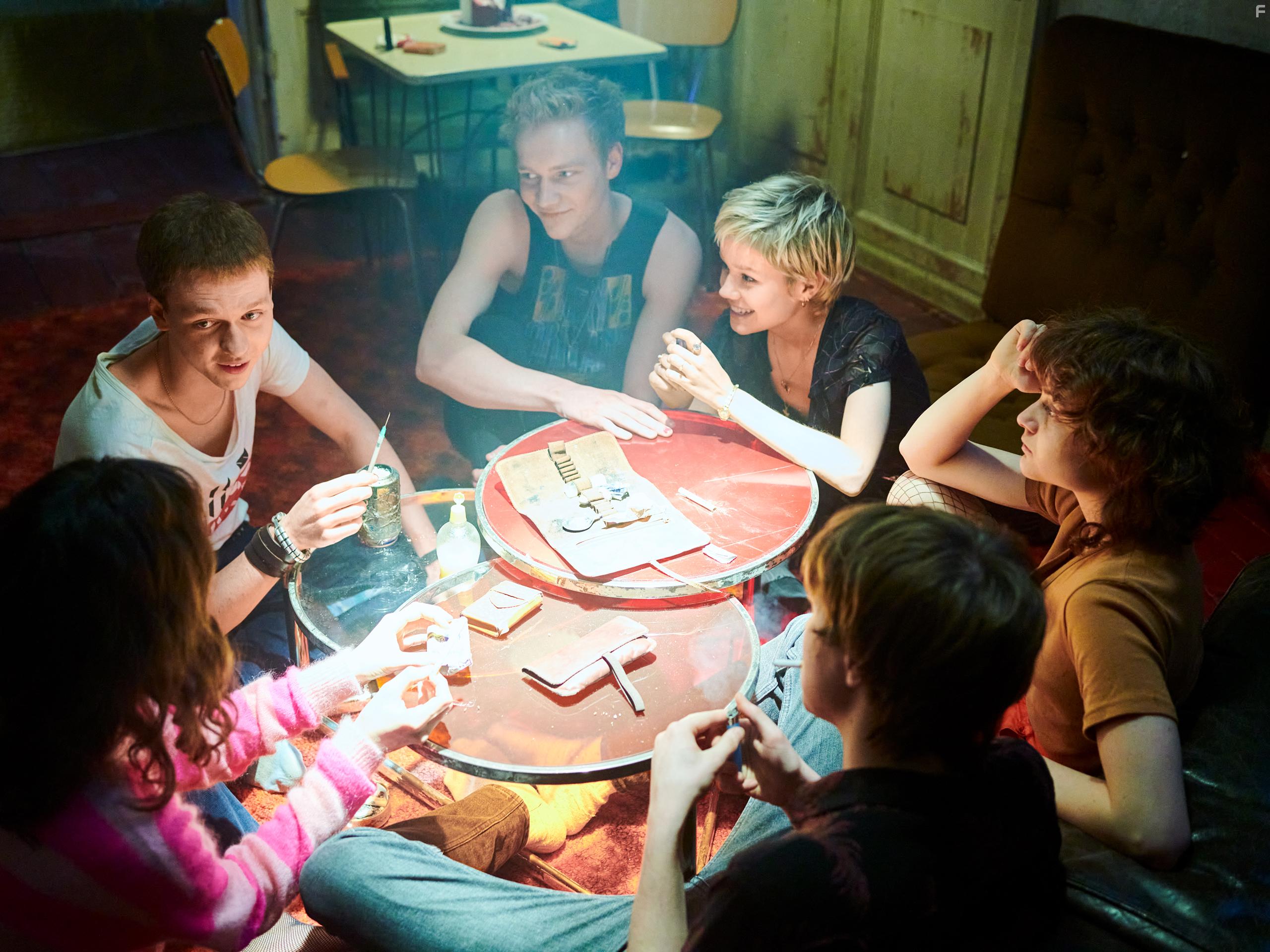 Wir Kinder vom Bahnhof Zoo (2021)