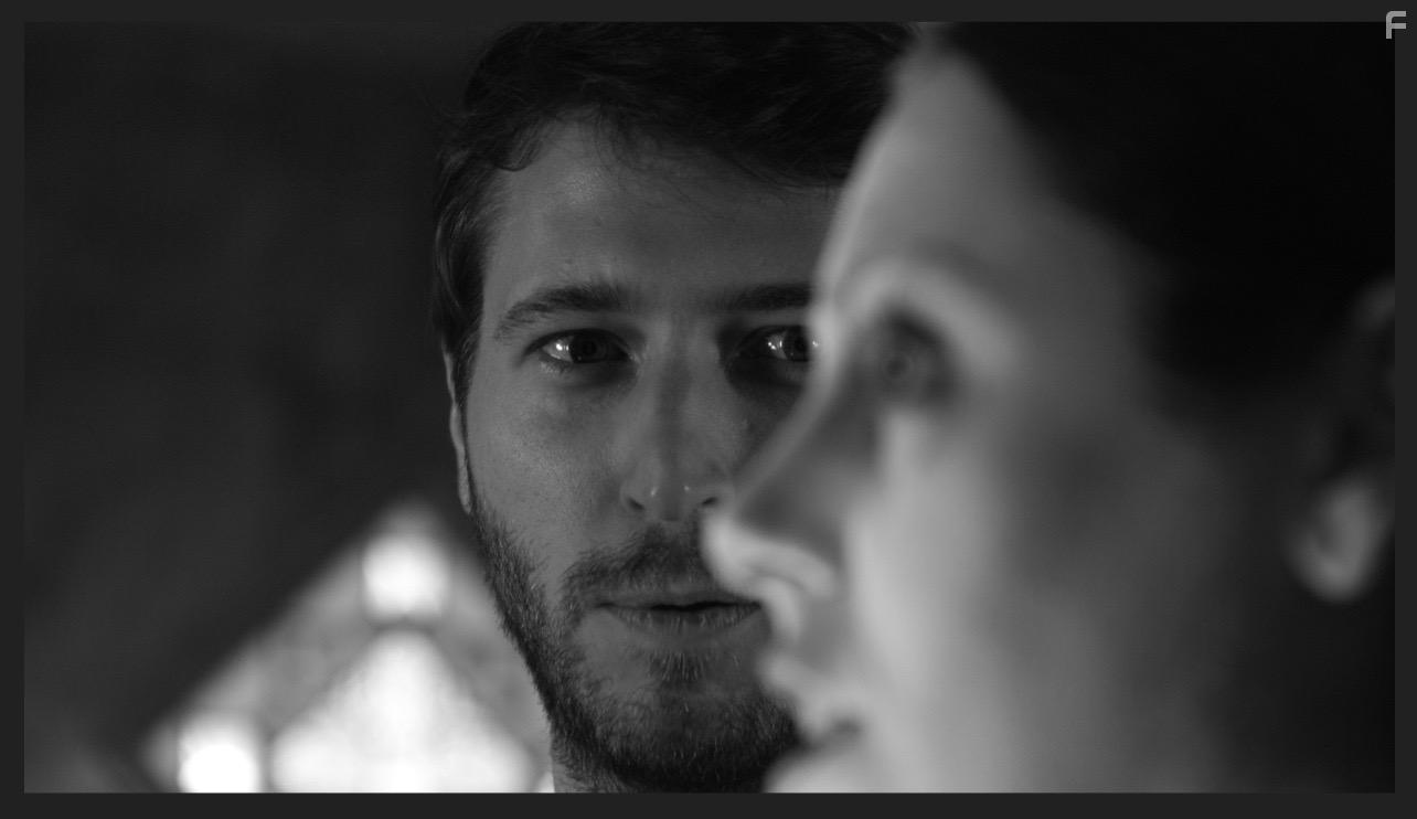 MacLeod Andrews and Natalie Walker in A Ghost Waits (2020)