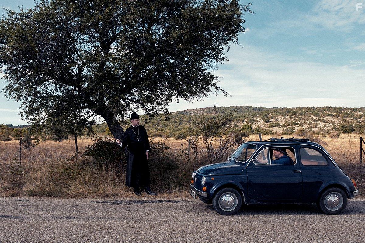 Ciarn Hinds and Jeremy Herrin in The Man in the Hat (2020)