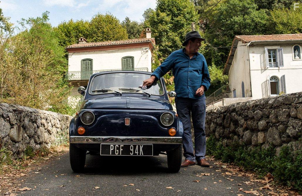 Ciarn Hinds in The Man in the Hat (2020)