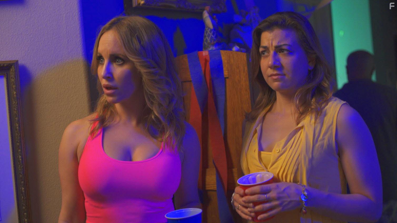 Alexis Brandt and Sarah Rotella in Marlo Lasker (2020)