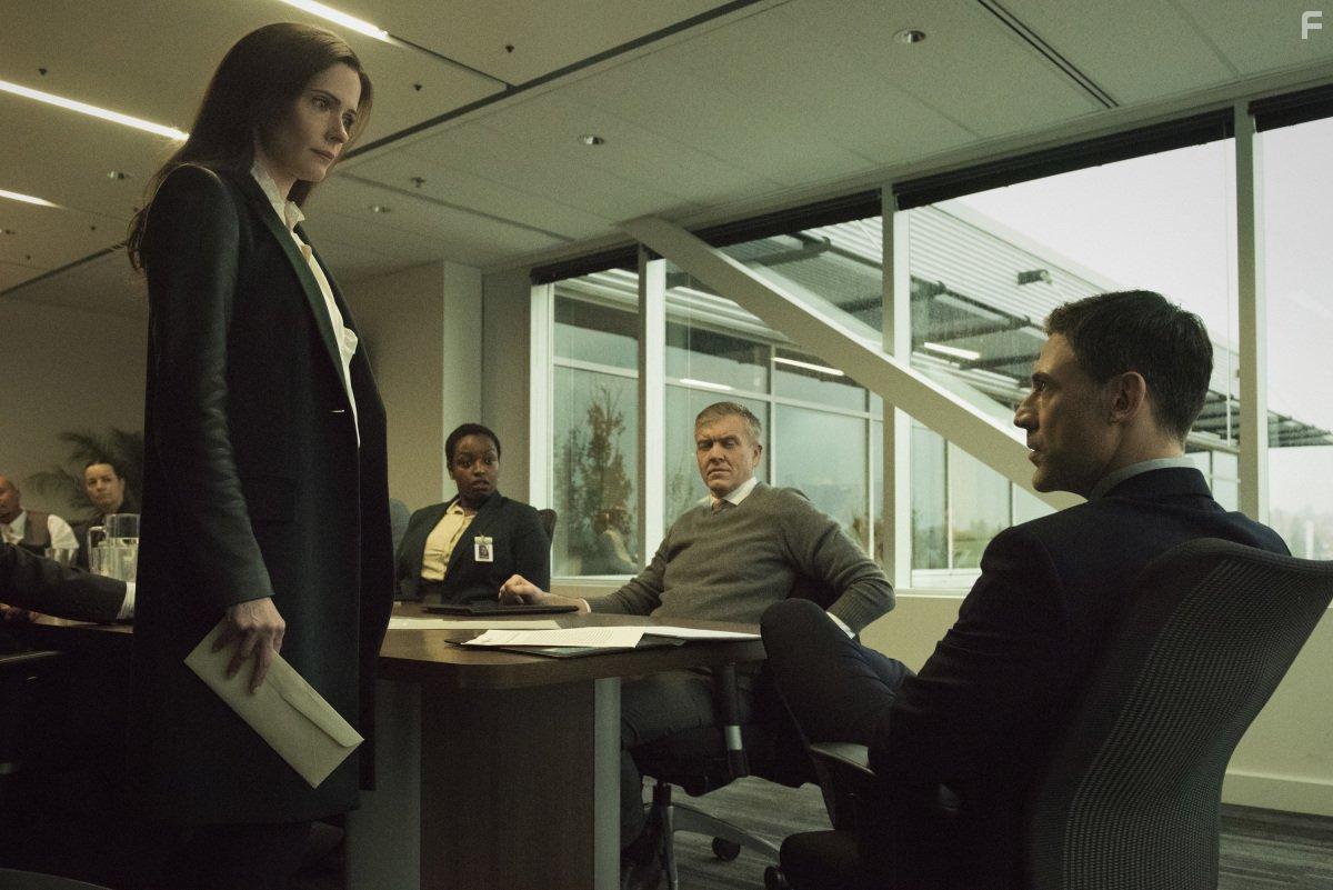 Elizabeth Tulloch and Adam Rayner in Superman and Lois (2021)