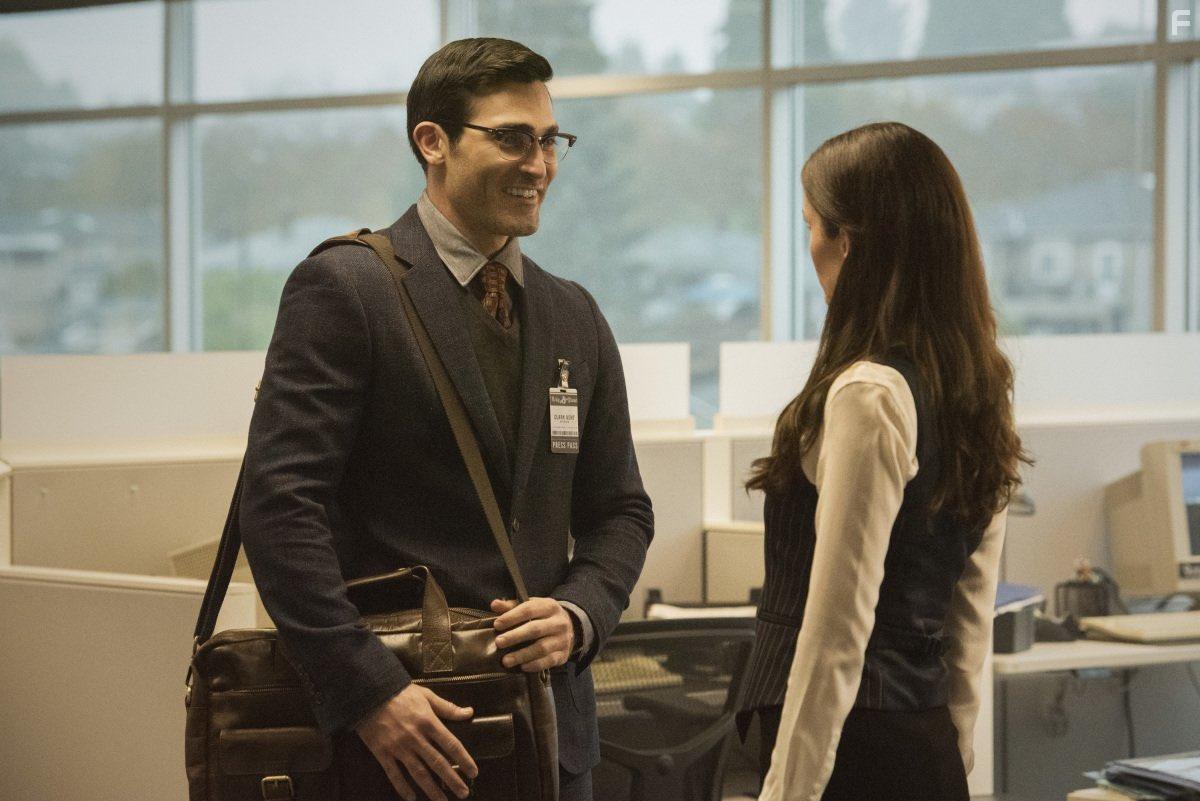 Tyler Hoechlin and Elizabeth Tulloch in Superman and Lois (2021)