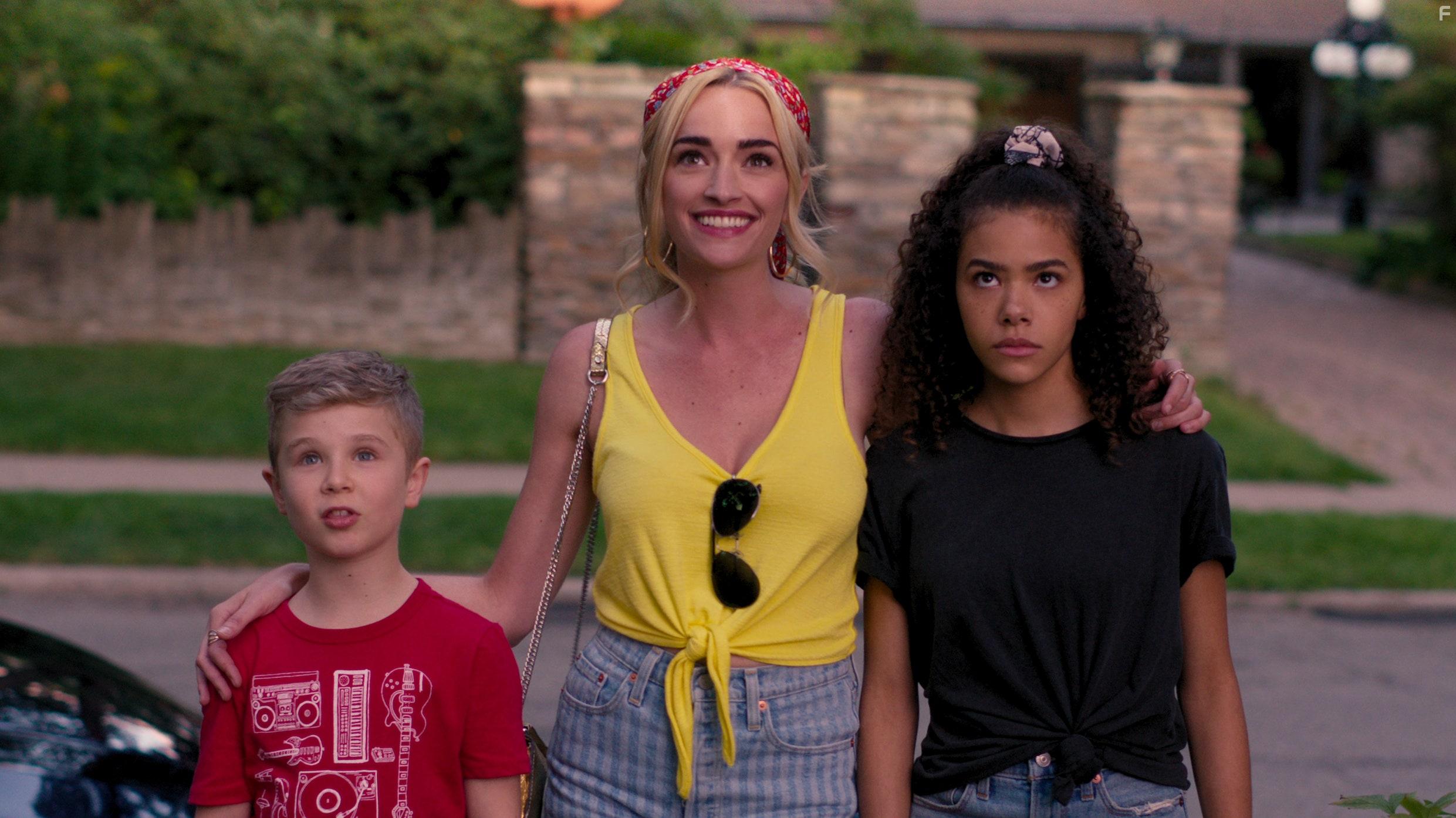 Brianne Howey, Antonia Gentry, and Diesel La Torraca in Ginny & Georgia (2021)