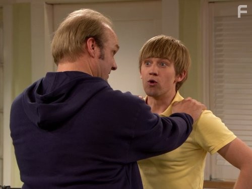 Eric Allan Kramer and Jason Dolley in Держись, Чарли! (2010)