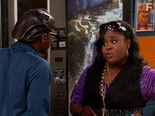 Raven Goodwin and Micah Williams in Держись, Чарли! (2010)