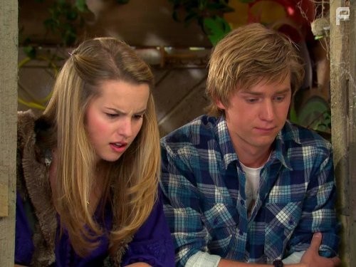 Jason Dolley and Bridgit Mendler in Держись, Чарли! (2010)