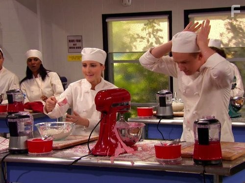 Jason Dolley and Marieve Herington in Держись, Чарли! (2010)