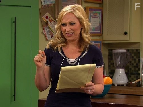 Leigh-Allyn Baker in Держись, Чарли! (2010)