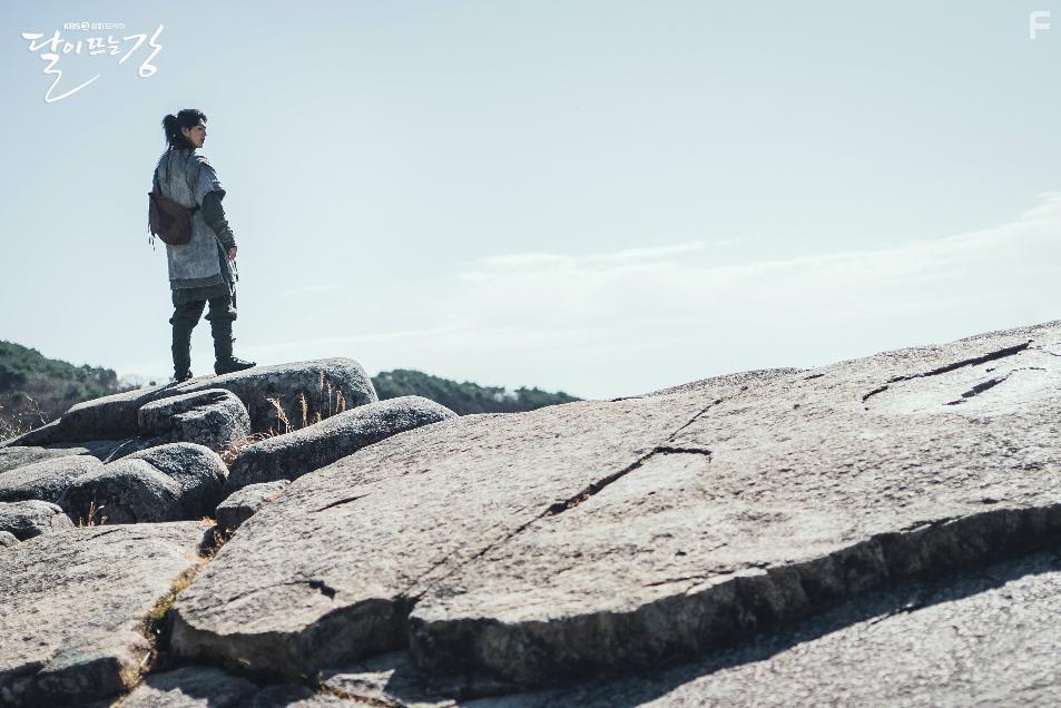 Ji Soo in Daleui Ddeuneun Gang (2021)