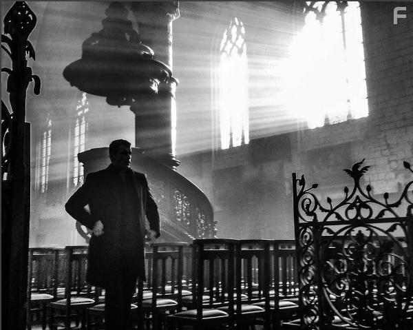 Stanley Weber in La Sainte Famille (2017)