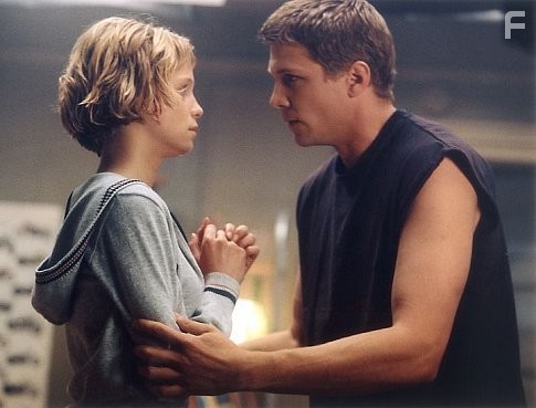 Marc Blucas and Laura Regan in Они (2002)