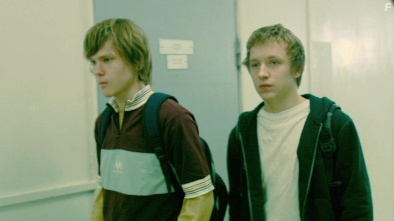 Vallo Kirs and P?rt Uusberg in Класс (2007)