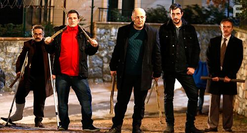 Tansu Bier, Serkan Keskin, Osman Sonant, Nadir Saribacak, and Fatih Artman in Bes Kardes (2015)