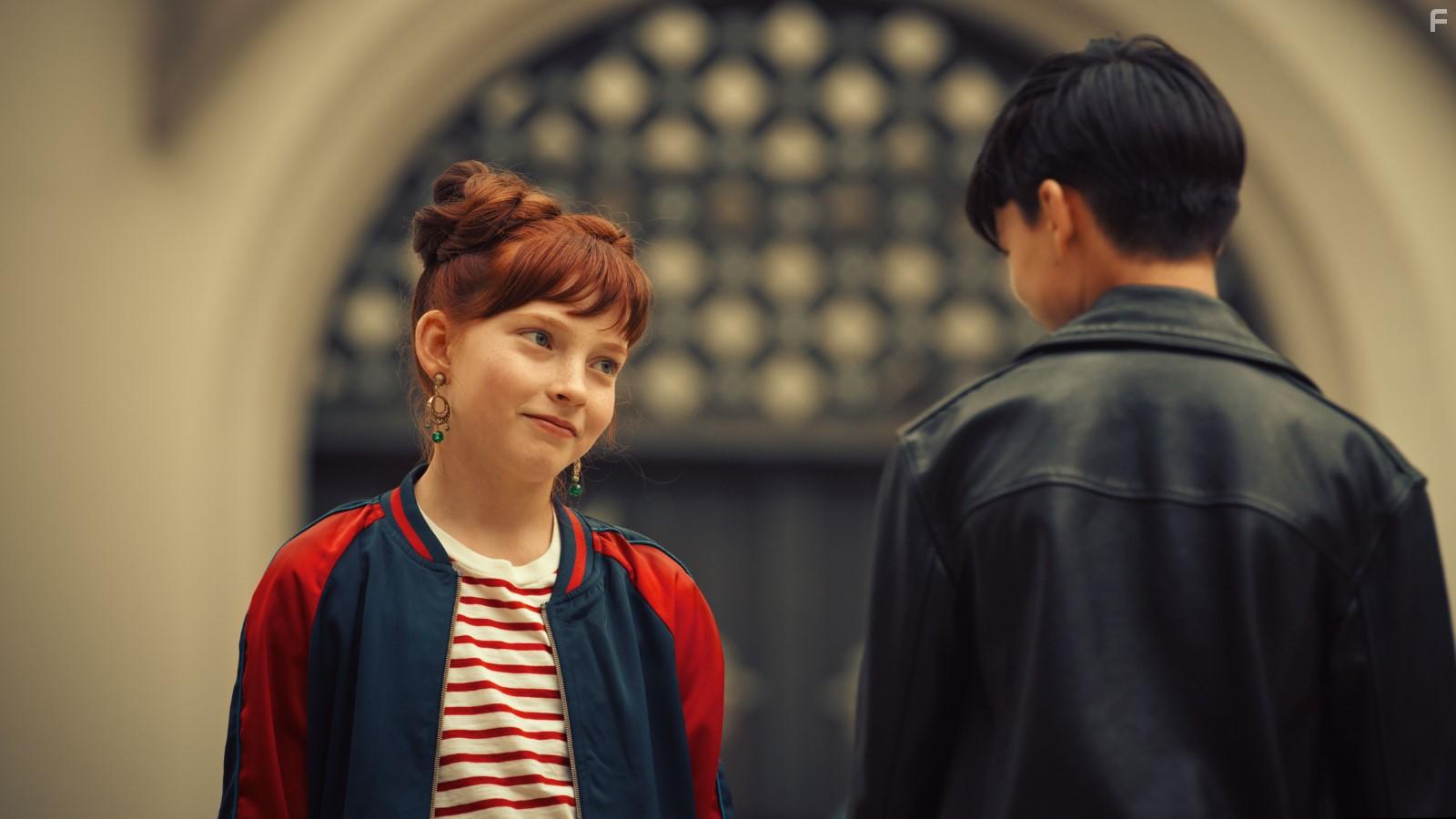 Emilia Maier and Loris Sichrovsky in Die Schule der magischen Tiere (2021)