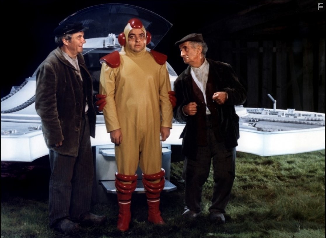 Louis de Fun?s, Jean Carmet, and Jacques Villeret in Суп из капусты (1981)