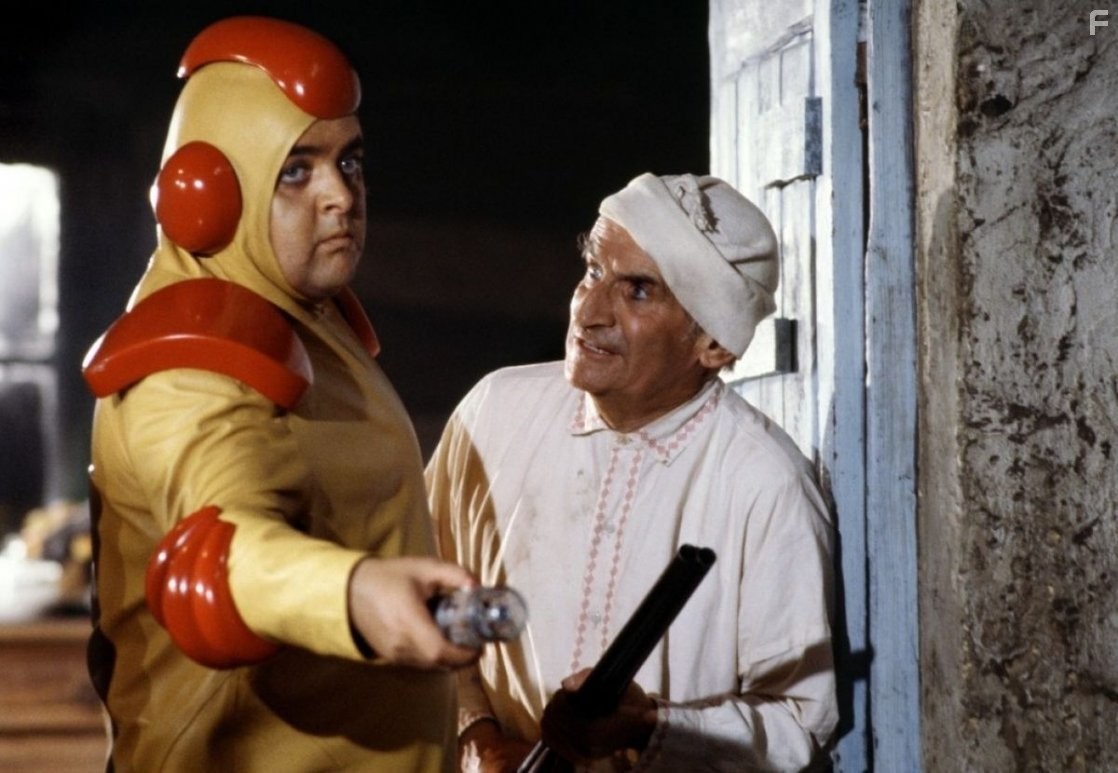 Louis de Fun?s and Jacques Villeret in Суп из капусты (1981)