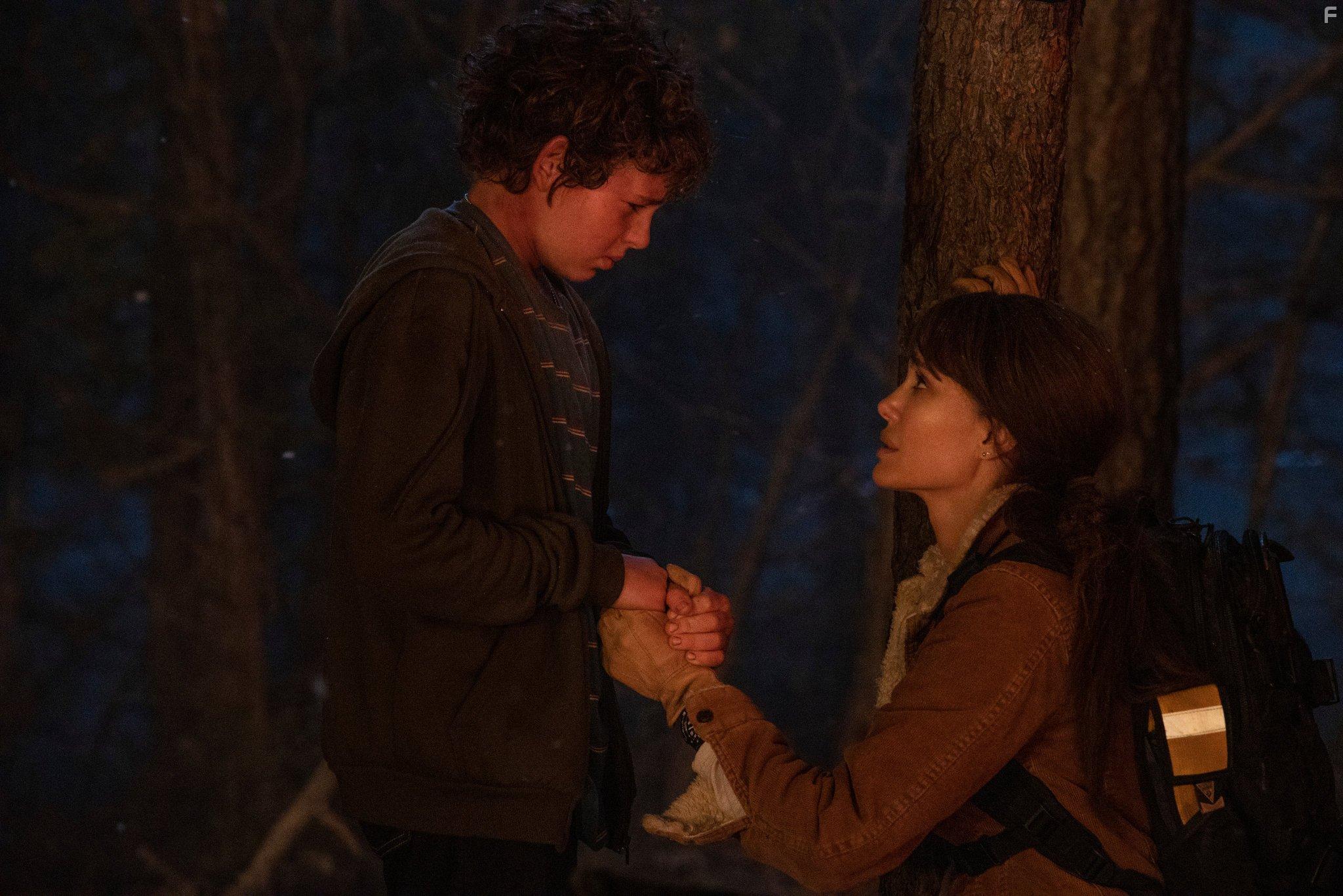 Angelina Jolie and Finn Little in Those Who Wish Me Dead (2021)