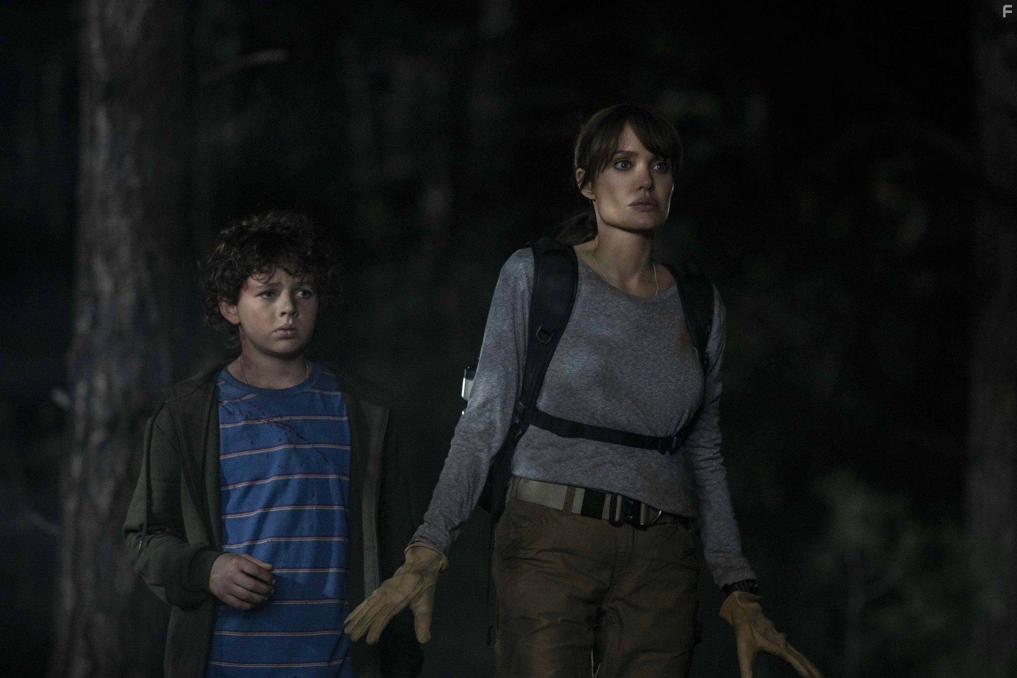 Angelina Jolie and Finn Little in Those Who Wish Me Dead (2021)