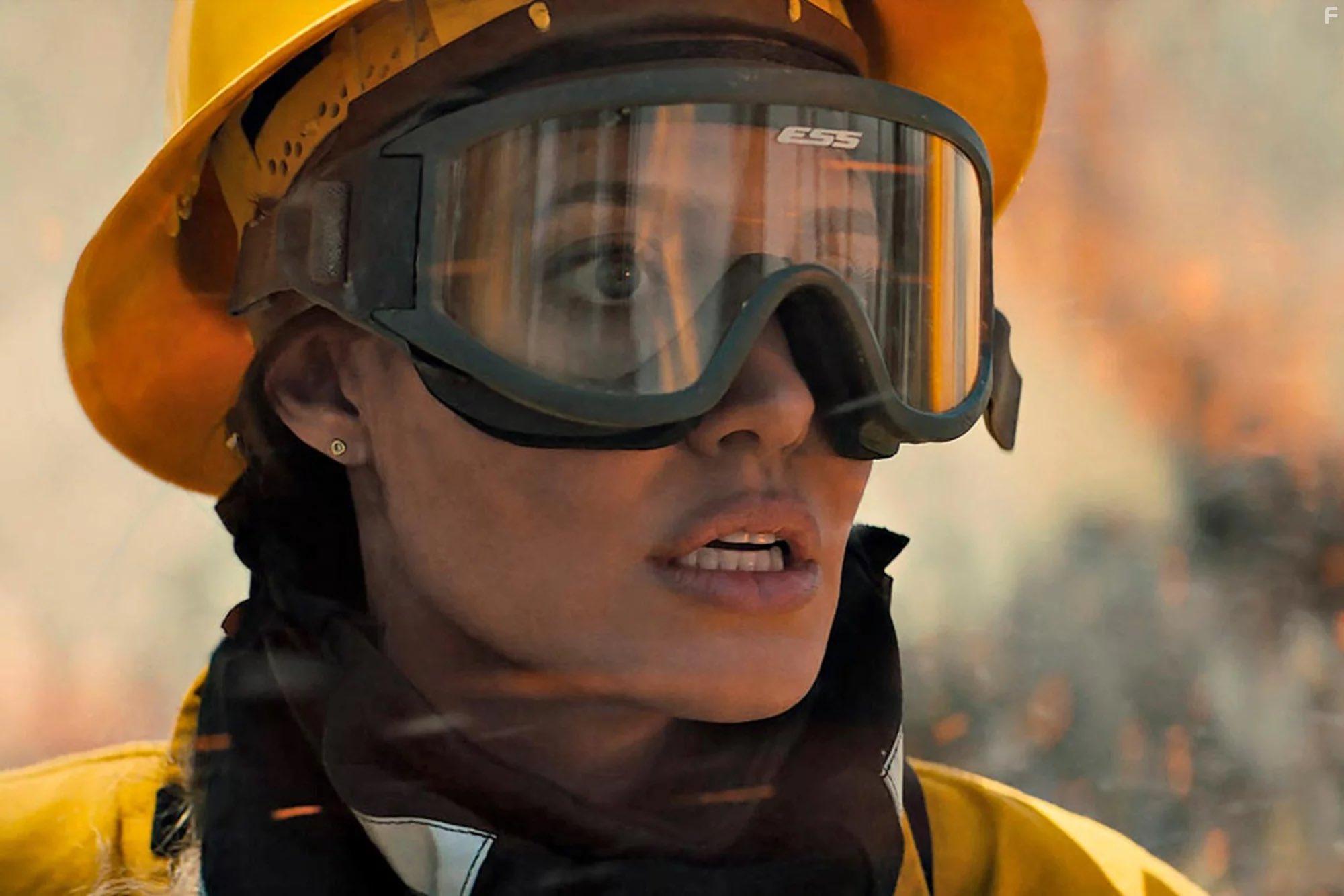 Angelina Jolie in Those Who Wish Me Dead (2021)