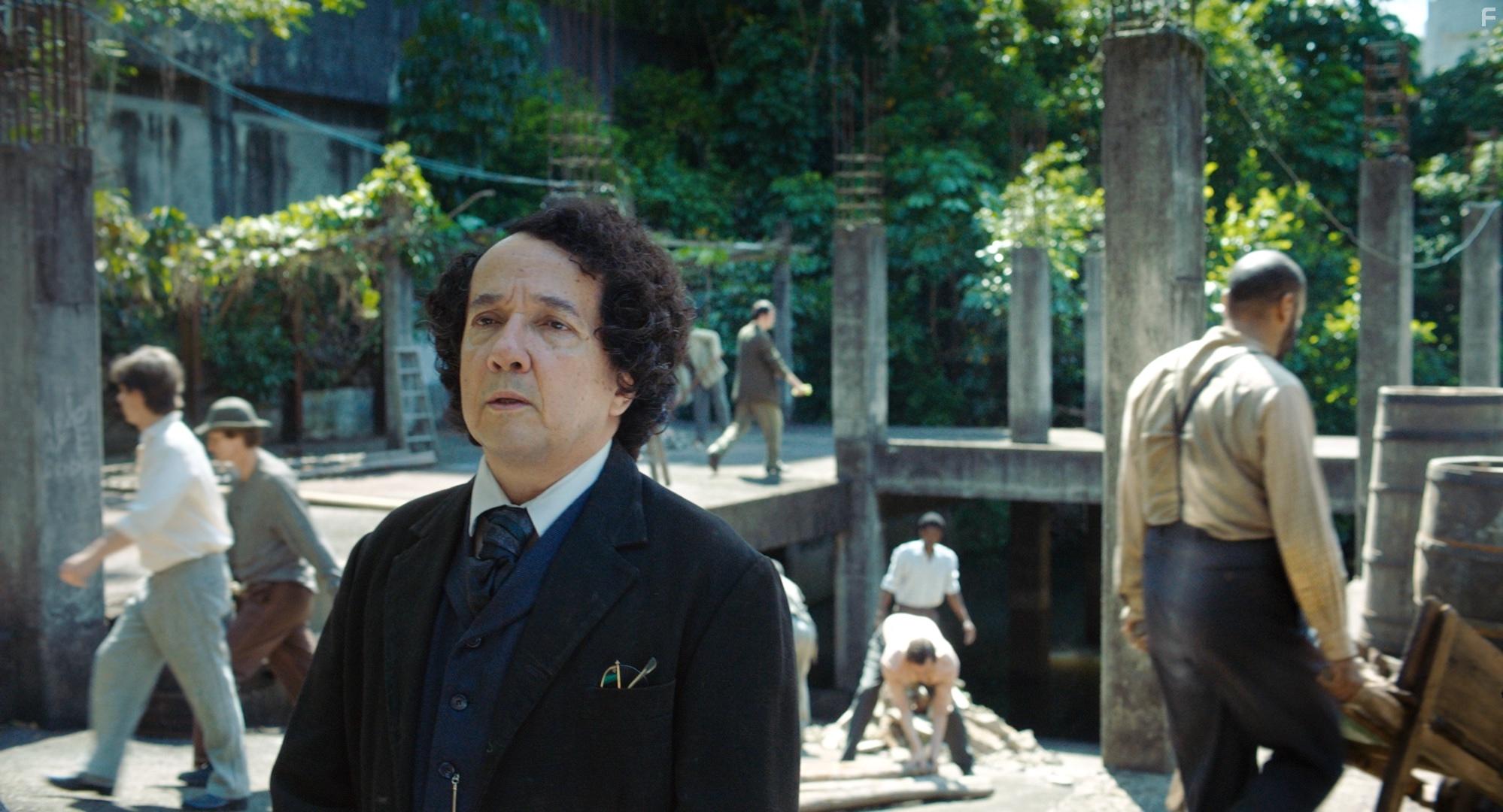 Edgar Castro and Vinicius Meloni in Todos os Mortos (2020)