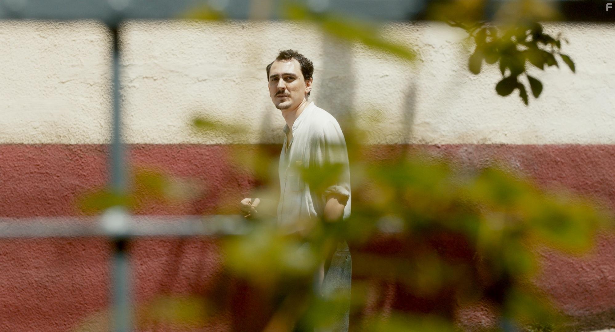 Vinicius Meloni in Todos os Mortos (2020)