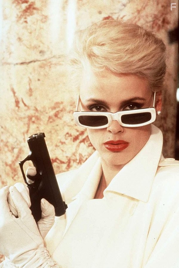 Brigitte Nielsen in Полицейский из Беверли-Хиллз II (1987)