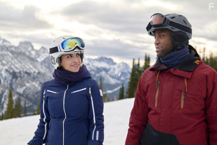 Nazneen Contractor and Brooks Darnell in A Winter Getaway (2021)