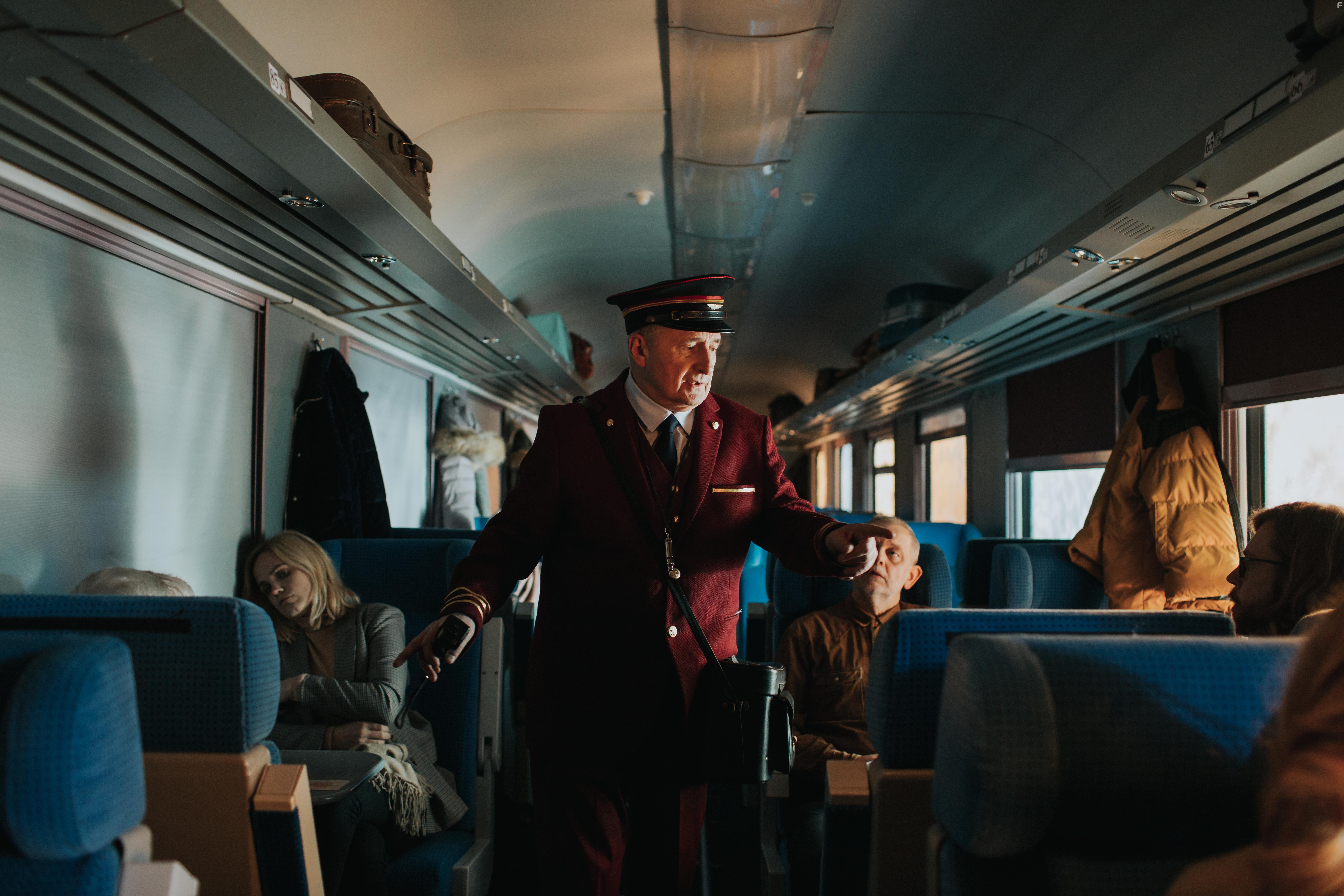 Jacek Kalucki and Zbigniew Moskal in Kolej na milosc (2020)