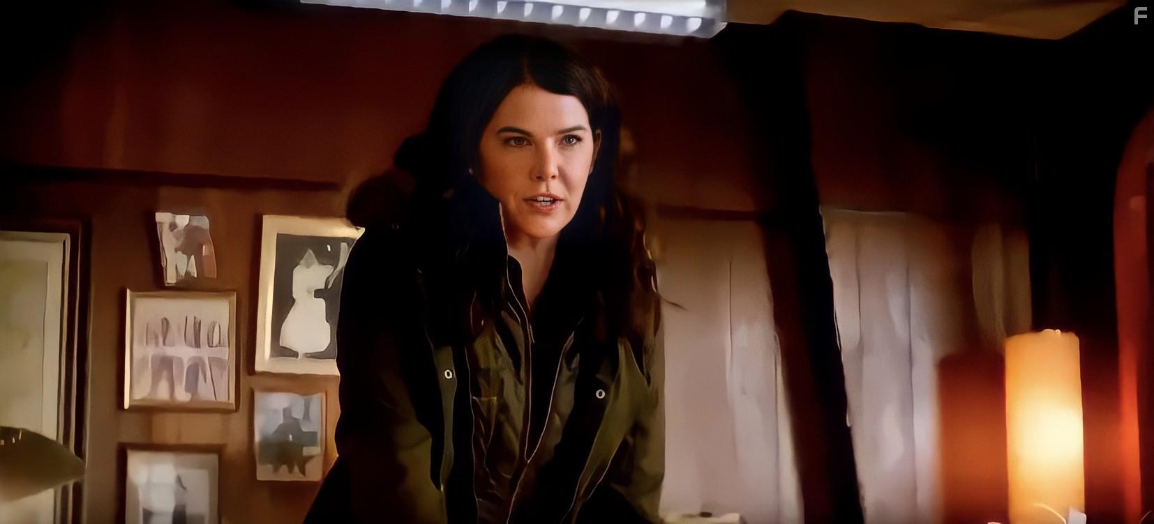 Lauren Graham in The Mighty Ducks: Game Changers (2021)