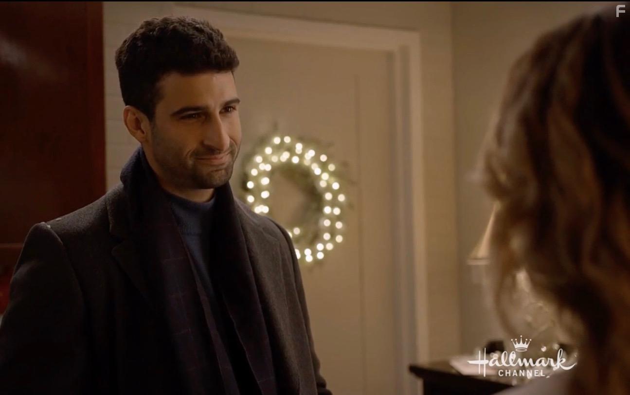 Ren Escobar Jr. in Heart of the Holidays (2020)