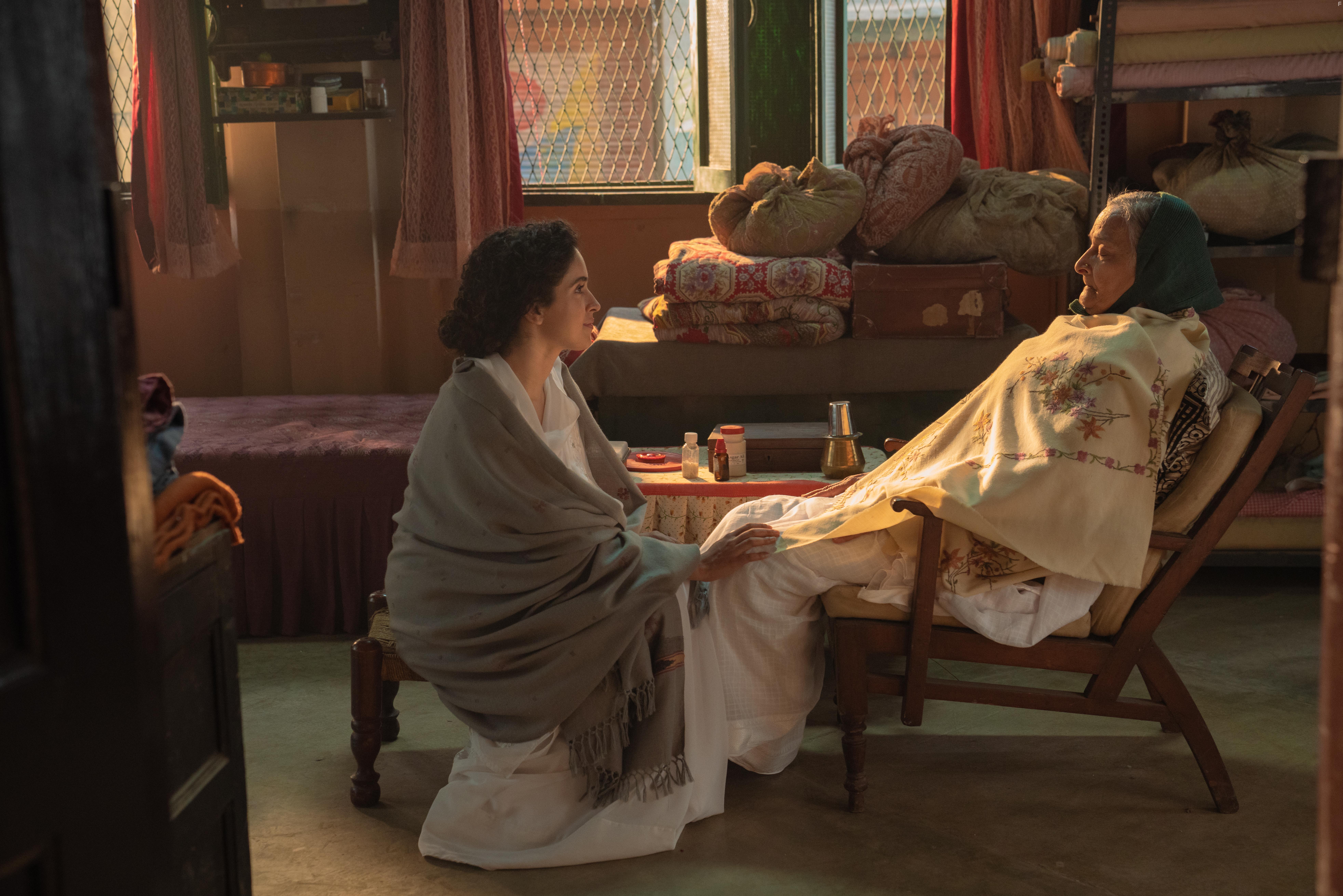 Ekta Kapoor, Shobha Kapoor, Guneet Monga, and Umesh Bist in Pagglait (2021)