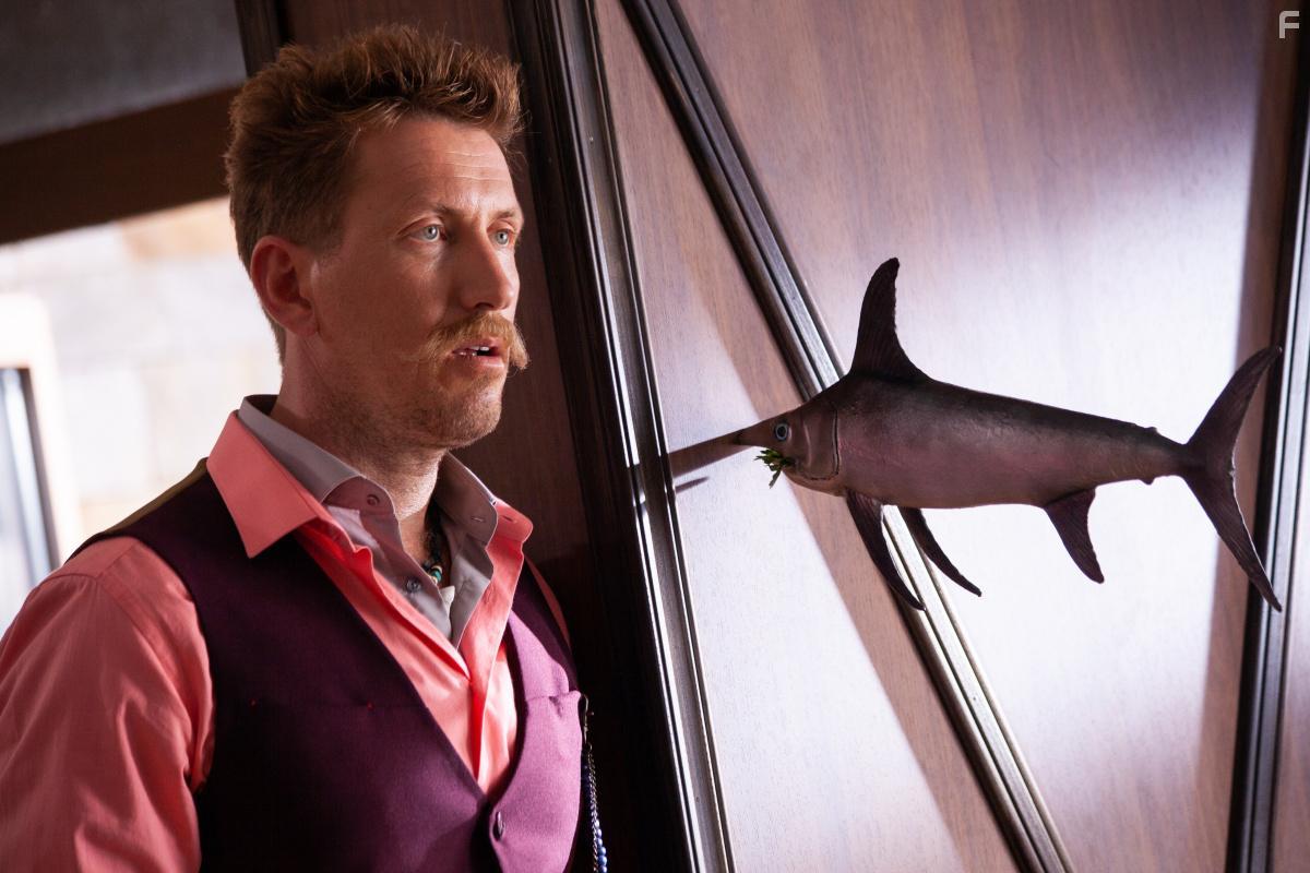 Любовь и монстры #9