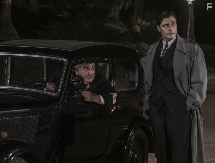 Antonio Milo and Lino Guanciale in Il Commissario Ricciardi (2021)