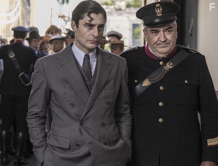 Antonio Milo and Lino Guanciale in Il Commissario Ricciardi (2021)