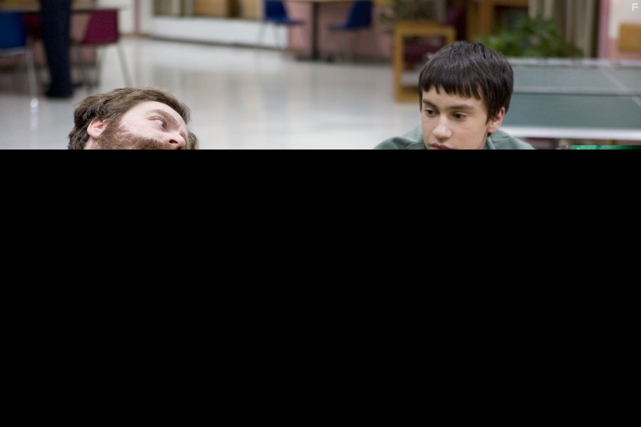 Zach Galifianakis and Keir Gilchrist in Это очень забавная история (2010)