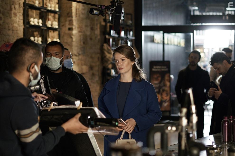 Burcu Biricik in Camdaki Kiz (2021)