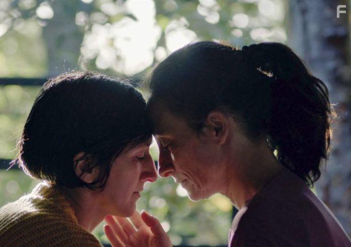Amparo Noguera and Julieta Figueroa in Vendr la Muerte y Tendr Tus Ojos (2019)