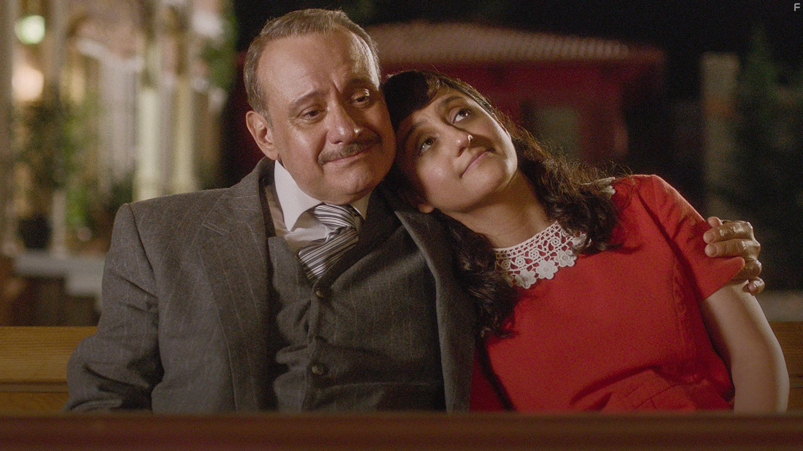 Engin Alkan and Ecem Erkek in Sen Hi Atesbcegi Grdn m? (2021)