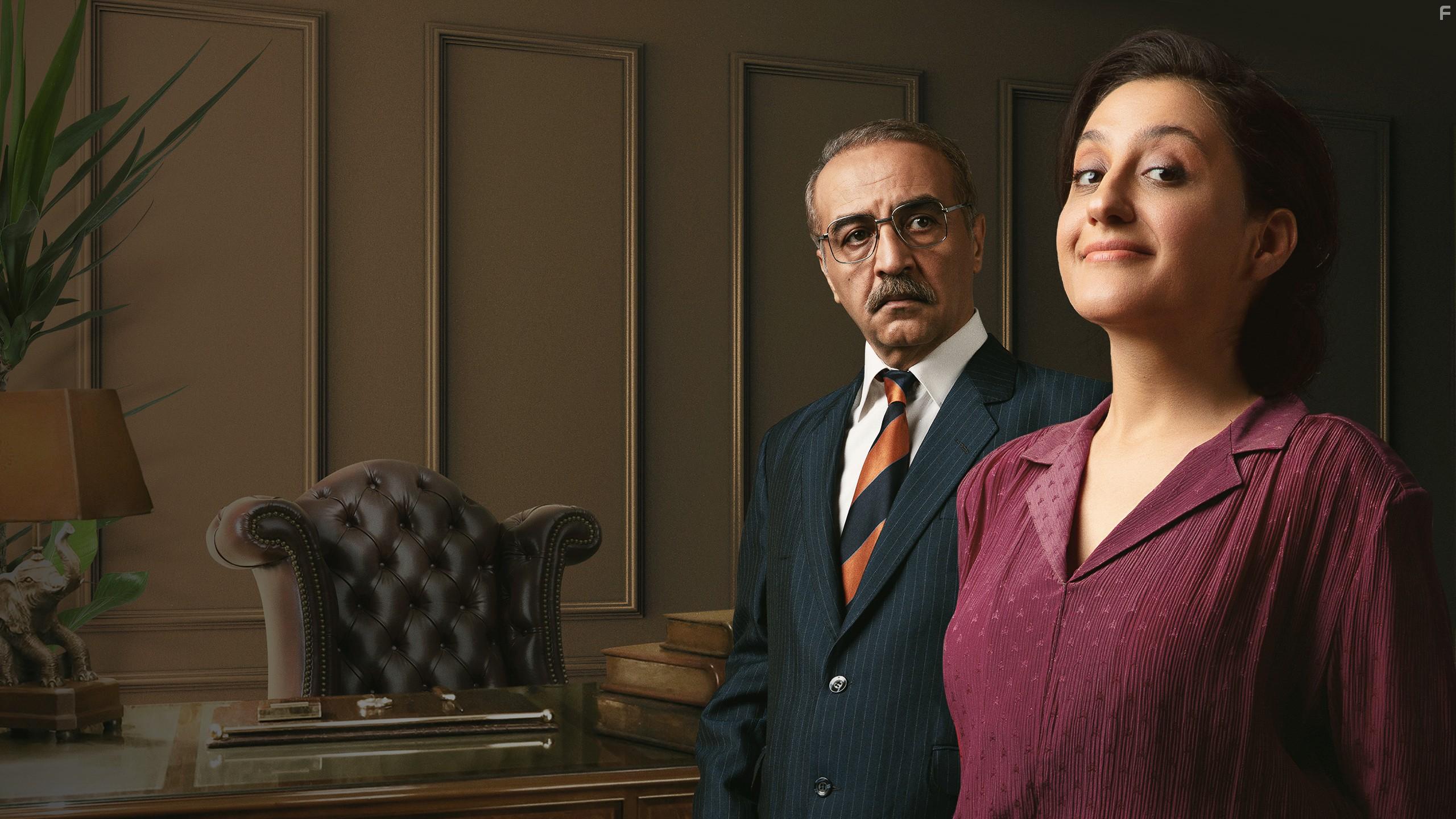 Yilmaz Erdogan and Ecem Erkek in Sen Hi Atesbcegi Grdn m? (2021)