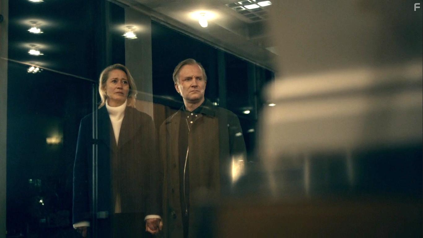 Trine Dyrholm and Ulrich Thomsen in Forhret (2019)