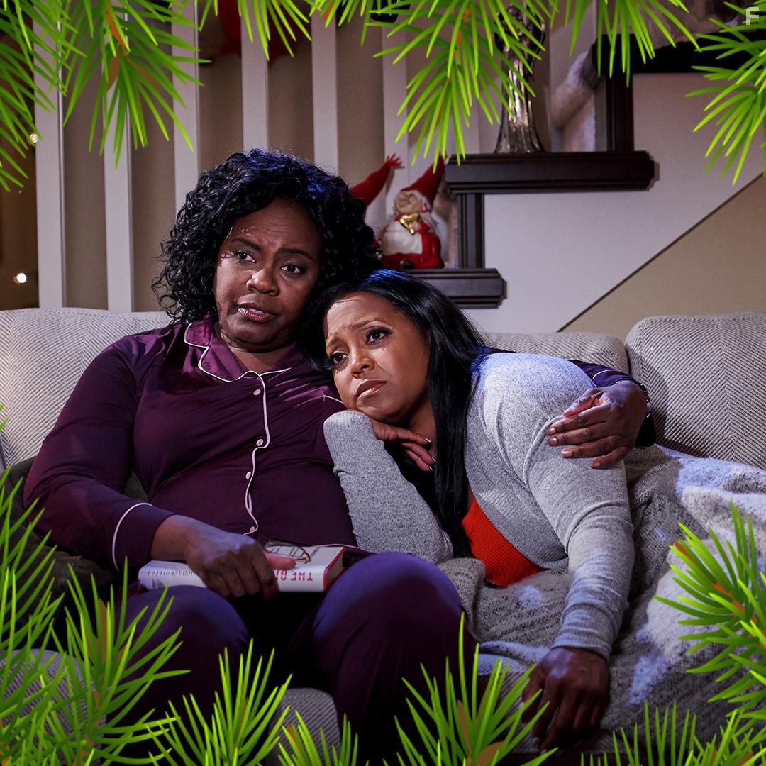 Angela Moore and Keshia Knight Pulliam in The Christmas Aunt (2020)