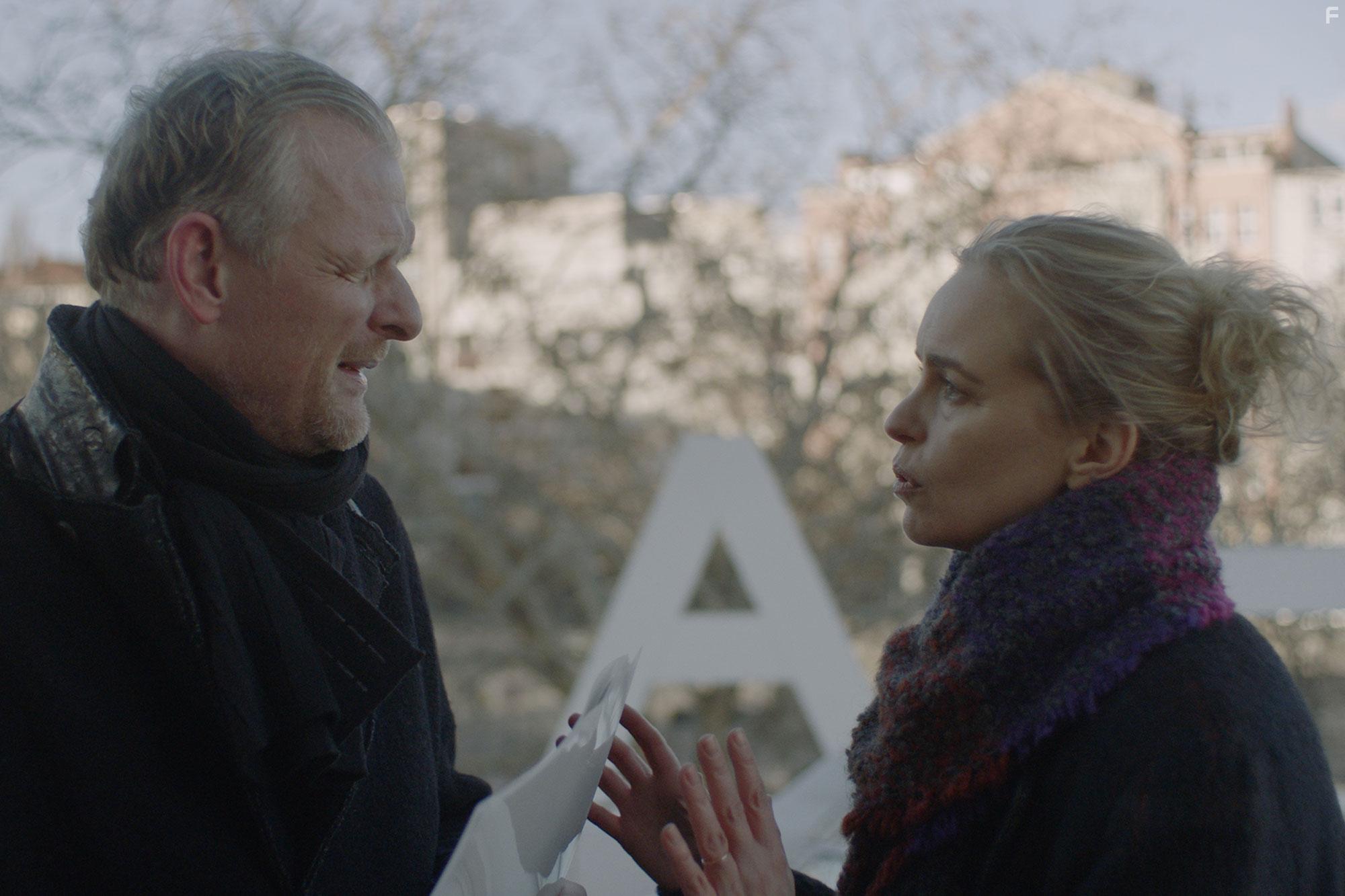 Nina Hoss and Thomas Ostermeier in Schwesterlein (2020)