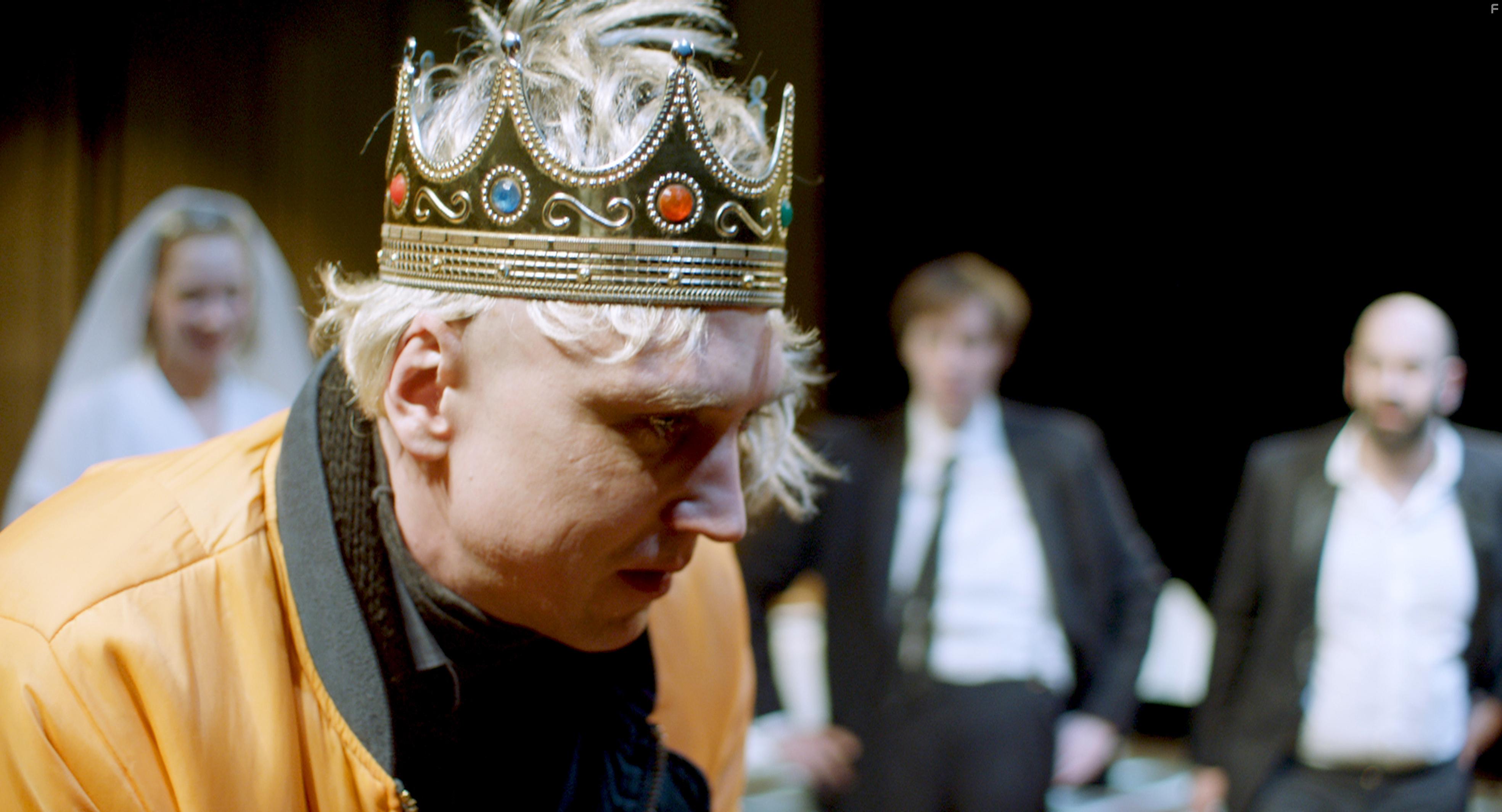 Urs Jucker, Lars Eidinger, Moritz Gottwald, and Jenny Knig in Schwesterlein (2020)