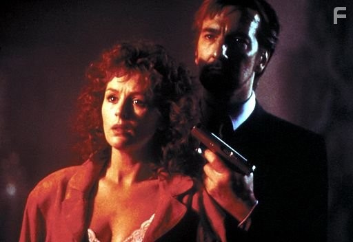 Alan Rickman and Bonnie Bedelia in Крепкий орешек (1988)