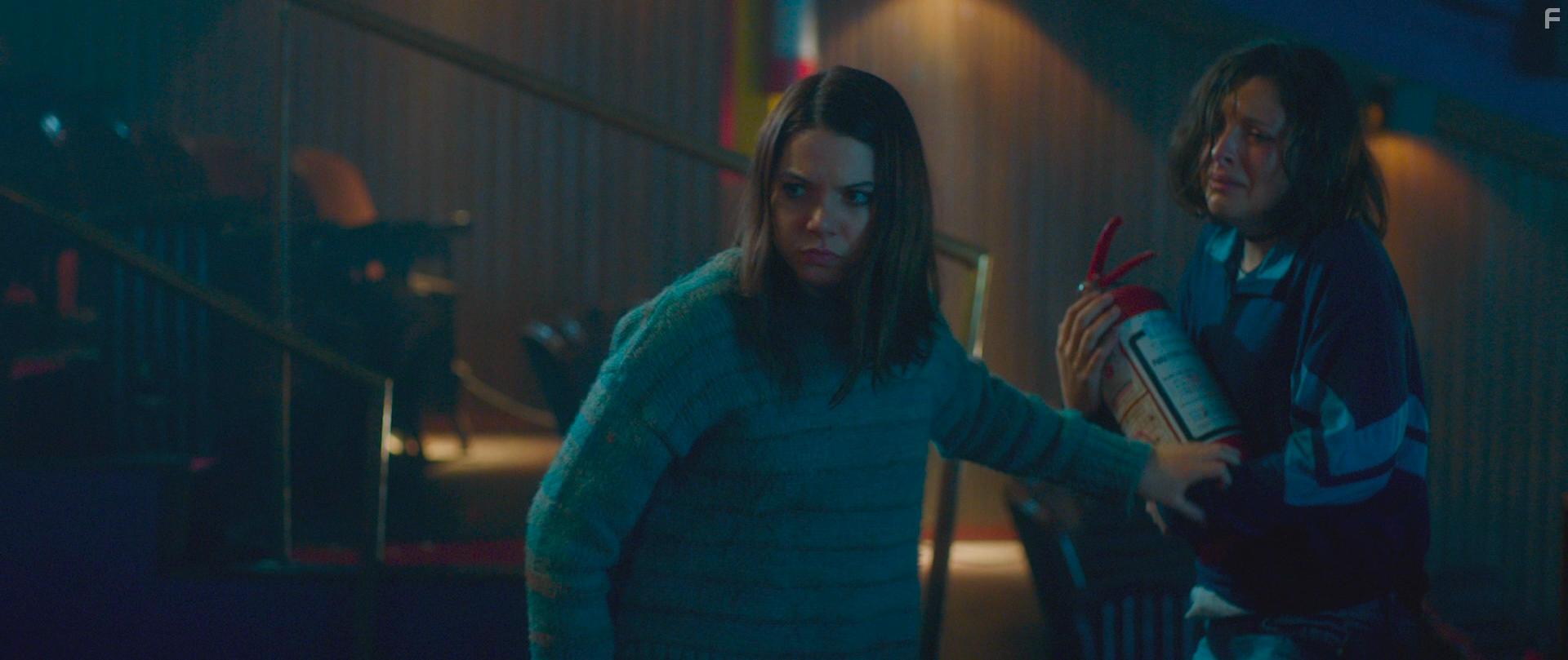 Julieta Spinelli and Luciana Grasso in Al morir la matine (2020)