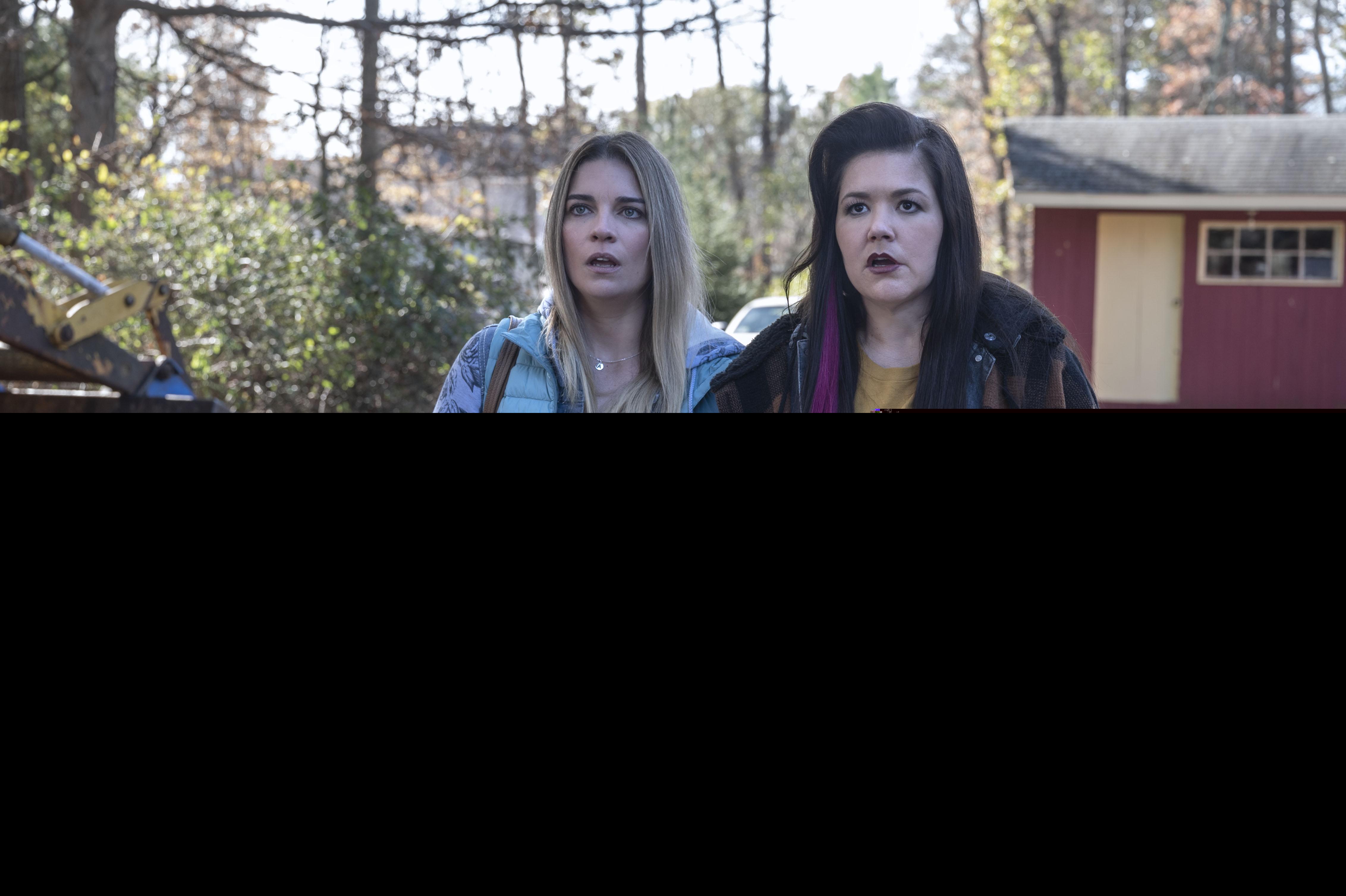 Annie Murphy and Mary Hollis Inboden in Kevin Can F**k Himself (2021)