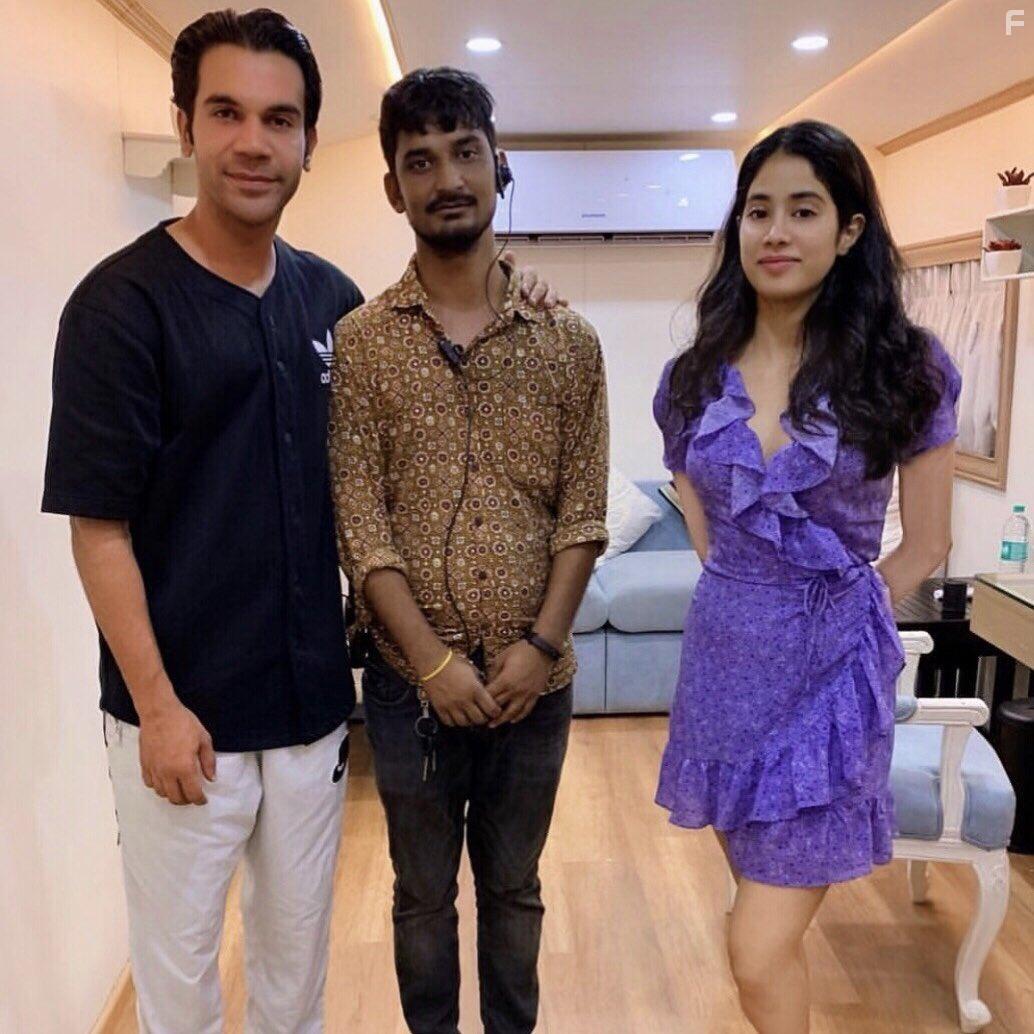 Rajkummar Rao and Janhvi Kapoor in Roohi (2021)