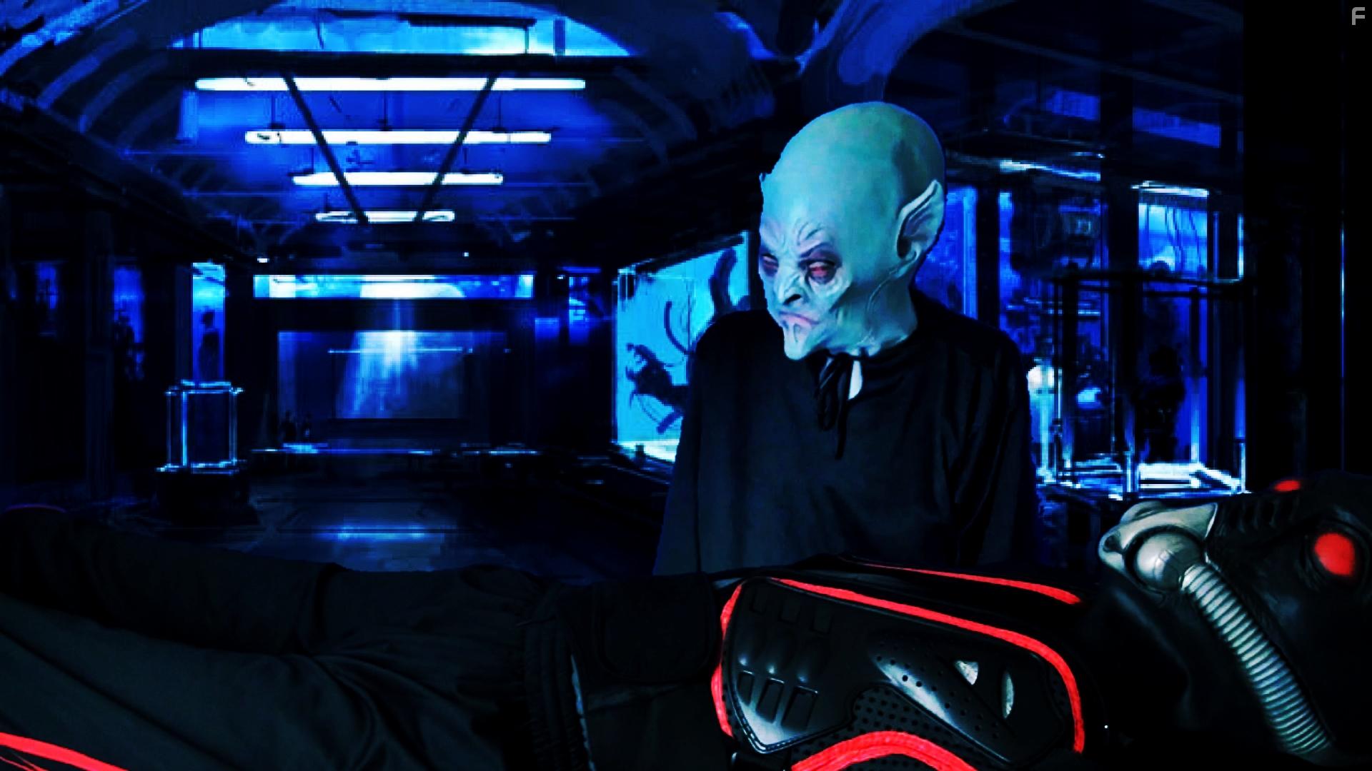 Rui Constantino and Jos Almeida in Inimigo Desconhecido: Enemy Unknown (2020)